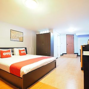 Zimmer mit Kingsize-Bett